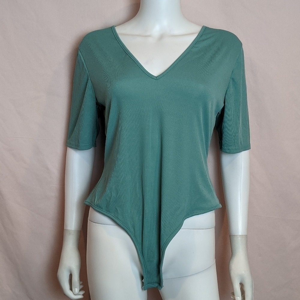 Boohoo Ribbed Short Sleeve Bodysuit